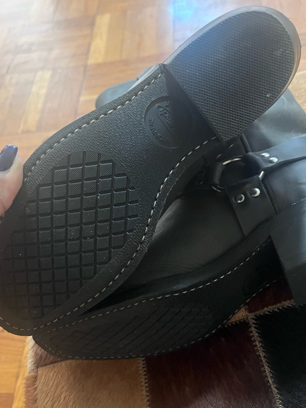 Classic women’s original Frye Black Leather Harness Boots - Picture 3 of 5
